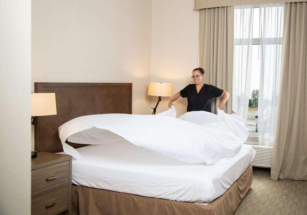 Pomeroy Inn & Suites Принс-Джордж Номер фото
