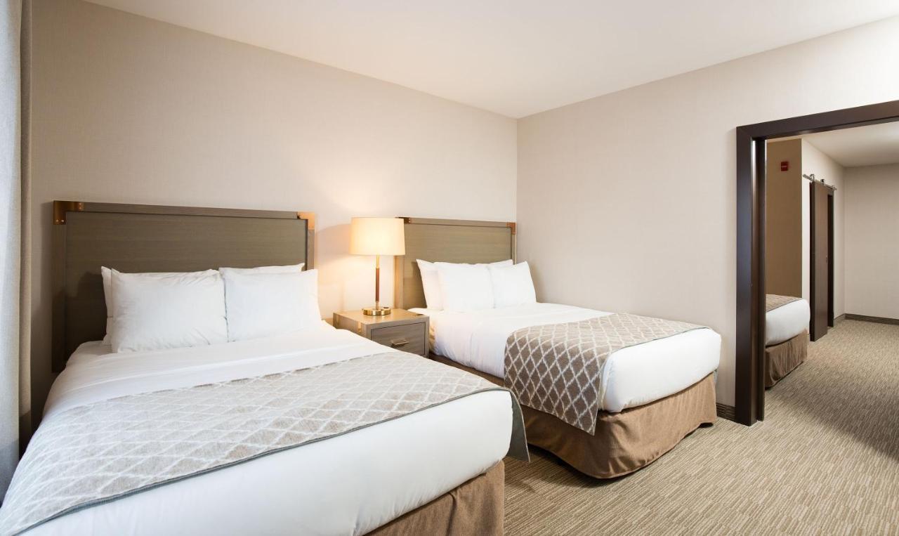 Pomeroy Inn & Suites Принс-Джордж Экстерьер фото