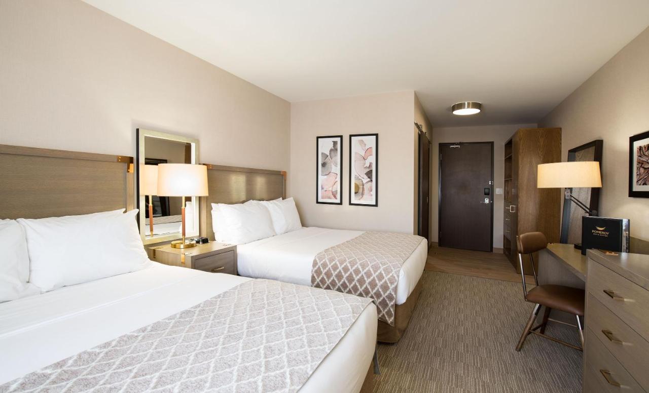 Pomeroy Inn & Suites Принс-Джордж Экстерьер фото