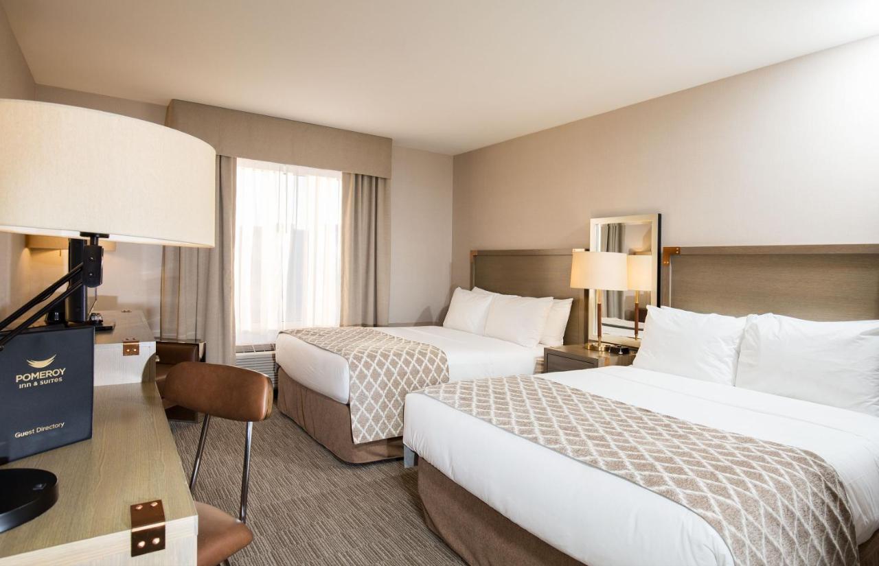 Pomeroy Inn & Suites Принс-Джордж Экстерьер фото